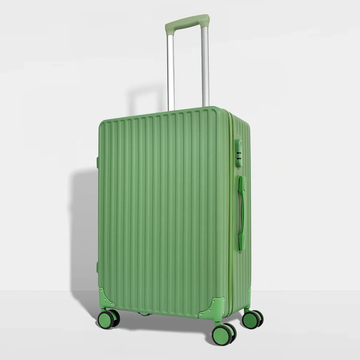 iFLY, Radiant Luggage Set – 2 Piece (20"/24") - Green - Image 4