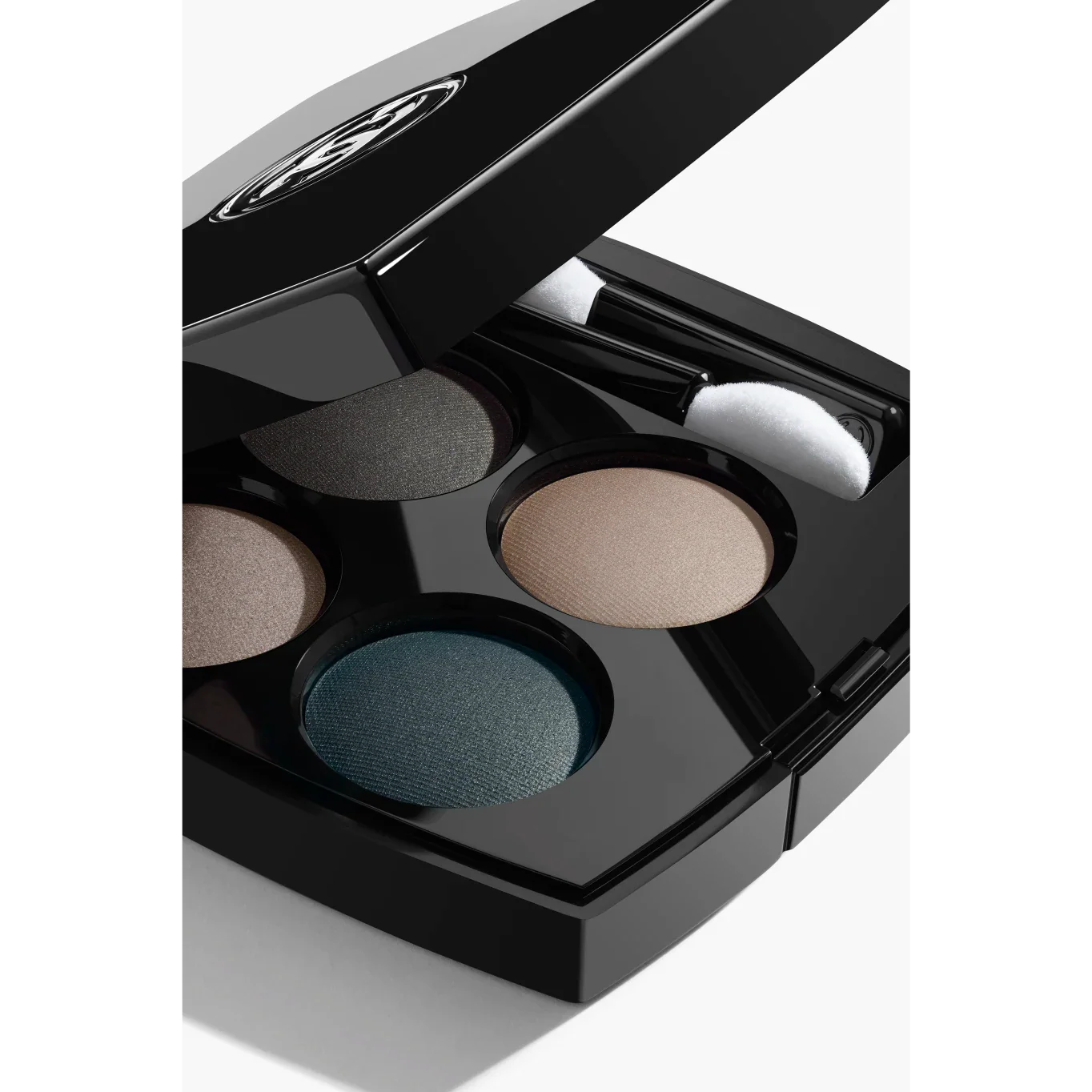 Chanel Les 4 Ombres Multi-Effect Quadra Eyeshadow - 324 Blurry Blue - Default Title - Image 6