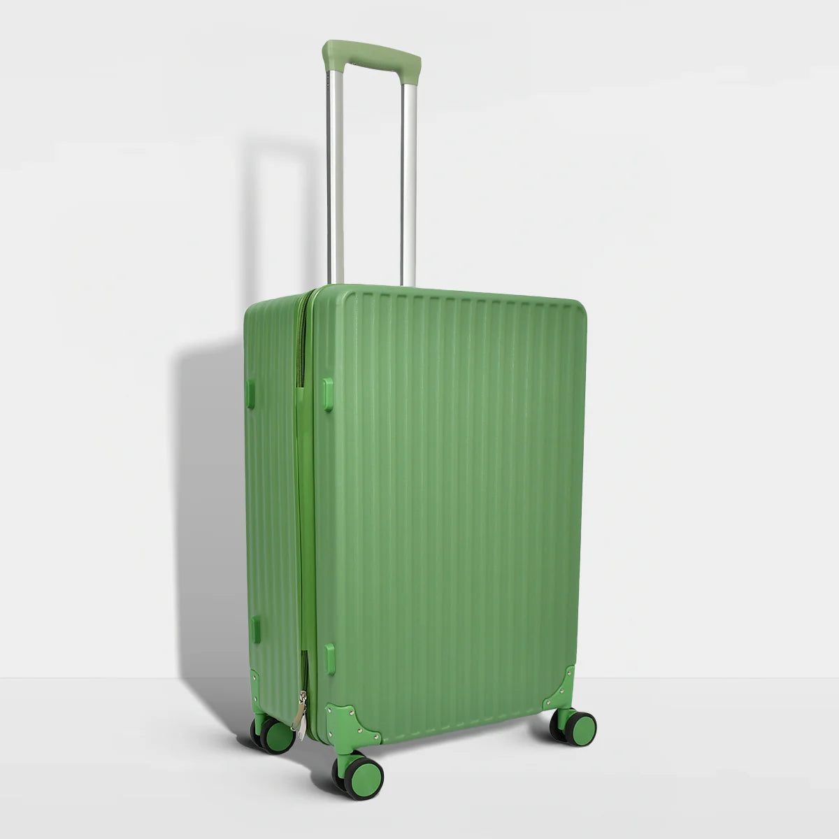 iFLY, Radiant Luggage Set – 2 Piece (20"/24") - Green - Image 3