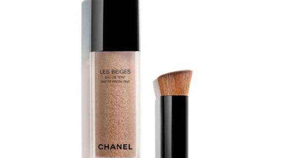 Chanel LES BEIGES WATER-FRESH TINT Water-Fresh Tint With Micro-Droplet Pigments. Bare Skin Effect. Natural And Luminous Healthy Glow - Medium Plus