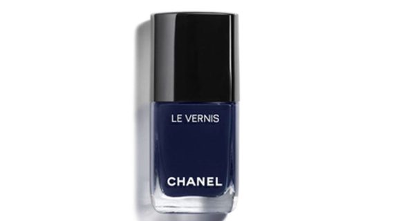 Chanel Le Vernis Nail Colour - Fugueuse