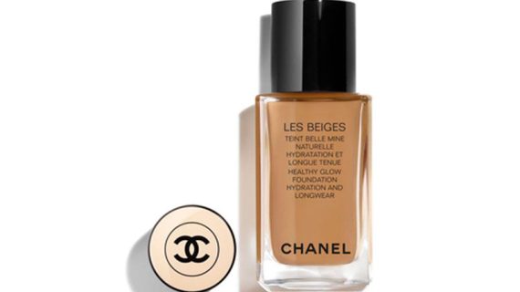 Chanel Les Beiges Foundation Healthy Glow Foundation Hydration And Longwear - BD121
