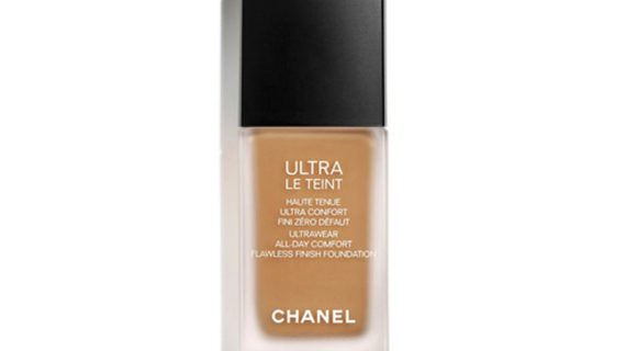 Chanel ULTRA LE TEINT FLUIDE Ultrawear - All-Day Comfort - Flawless Finish Foundation - BD121 - 30 ml