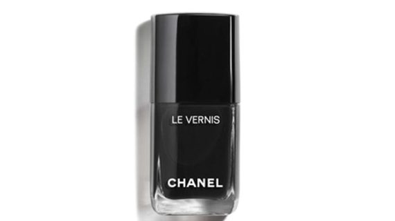 Chanel Le Vernis Nail Colour - Le Diable En Chanel