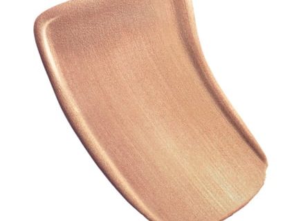 Chanel LES BEIGES HIGHLIGHTING FLUID Sheer Fluid Highlighter For A Luminous Healthy Glow For Face And Body