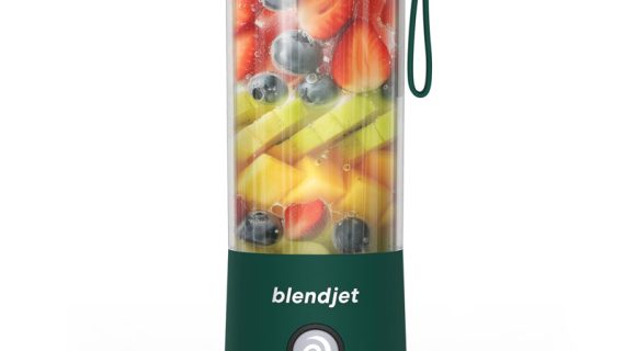 Blendjet V2 Portable Blender 16oz, Smoothie Maker, Fruit Blender, BPA-Free, 475ml, 200W, Sports Bottle, USB-C Rechargeable - Emerald