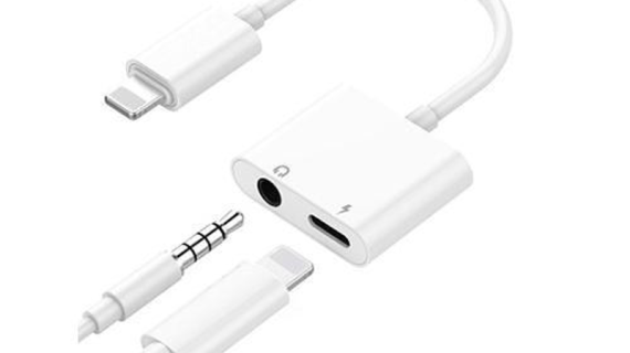 Engage, Lightning to 3.5 mm Audio + Charging Adapter